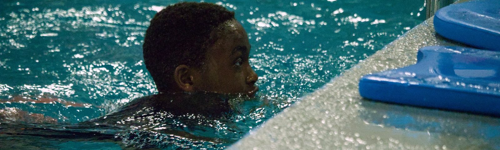 Cours de natation jeune sauveteur
